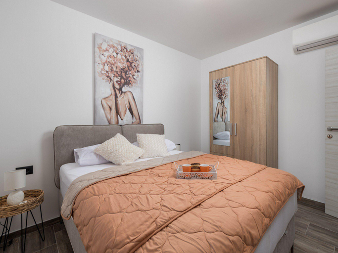 Bedroom 3, Villa Lemily - Five Bedroom with Swimming Pool, Matulji