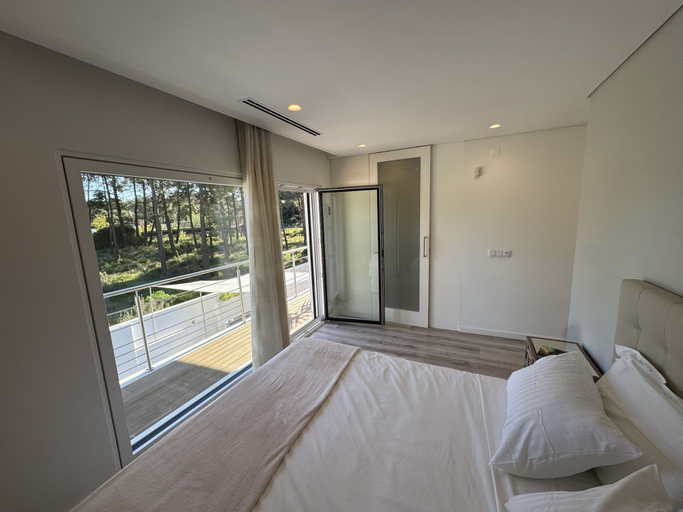 Room 3, Paraty Villa by Cadenzalux, Almada