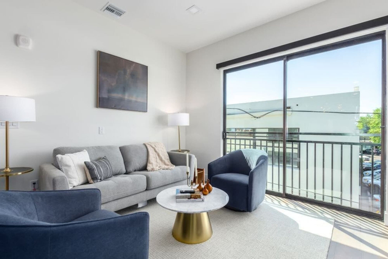 Room 2, LUX Penthouse Old Town Walkable Gym Mtn Views, Maricopa