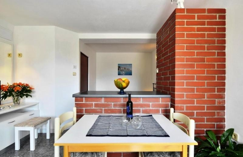 Others 4, Studio apartments 4 two, Bol