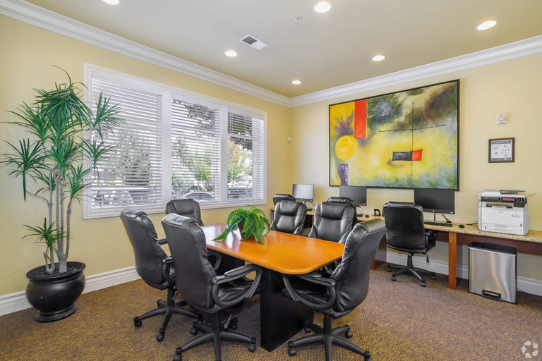 Room 2, New Cozy Stylish 1BR With Heated Pool Relaxing Spa Sauna, Washoe