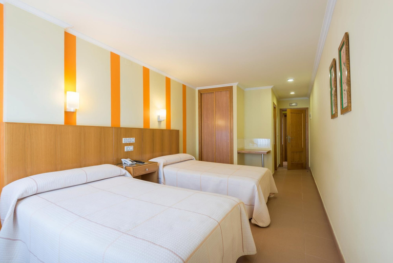 Bedroom 2, Hotel O Cruceiro, Pontevedra