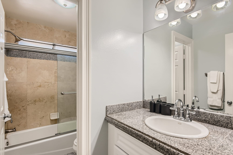 Bathroom 4, Spacious 3BR Yard BBQ Games Free Parking 0R2, Orange