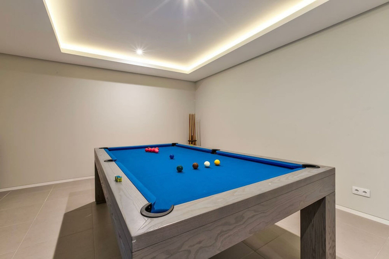 Room 4, 2 Rua das Palmas Luxurious Stylish and Modern L, Lagoa