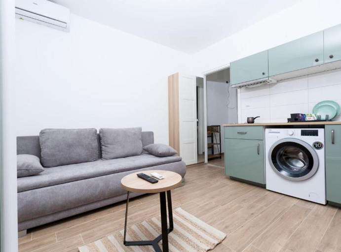 Others 2, Romantic Studio in Zadar With City and Garden Views, Zadar
