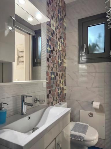 Bathroom 3, Alisahni Villa, Crete