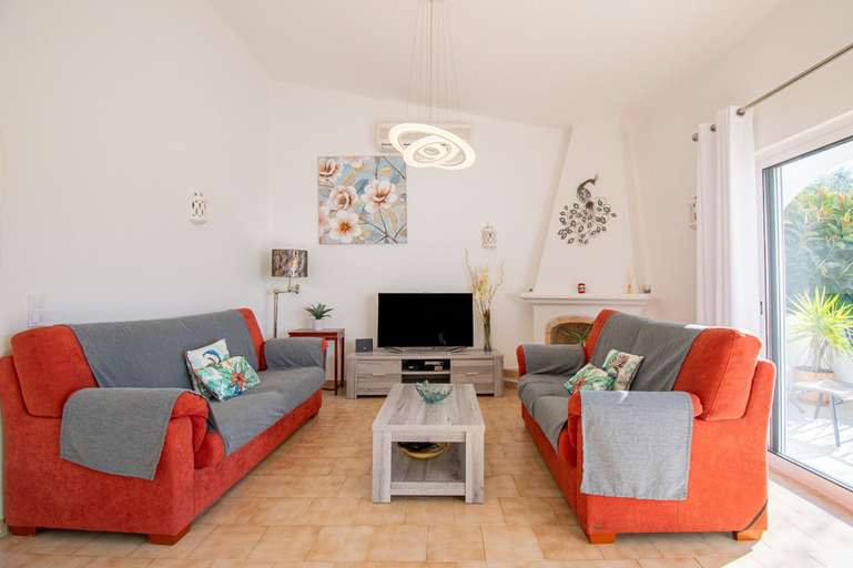 Room 3, 99 ADM Casa Mendes Fabulous Townhouse With Share, Lagoa
