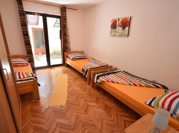 Others 4, Cozy Igalo Retreat Ideal for Families
