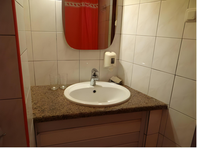 Bathroom 3, Hotel Desna KUT, Desnians'kyi