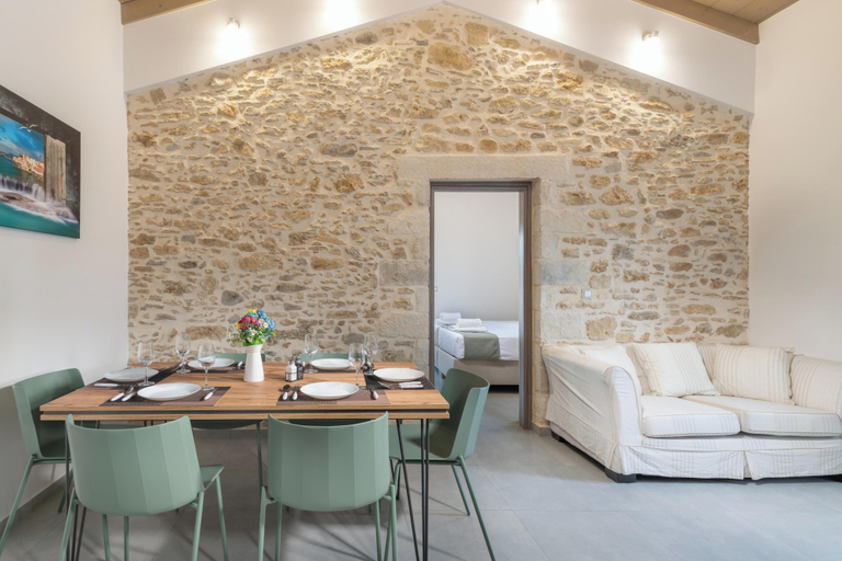Others 5, Villa Lakioto, Crete
