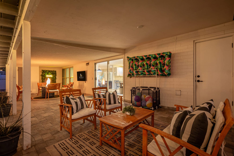 Room 5, Palmhouse Pool BBQ 5 Mins to Old Town, Maricopa
