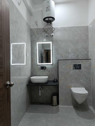 Bathroom 3, Glow Inn HomeStay, Varanasi