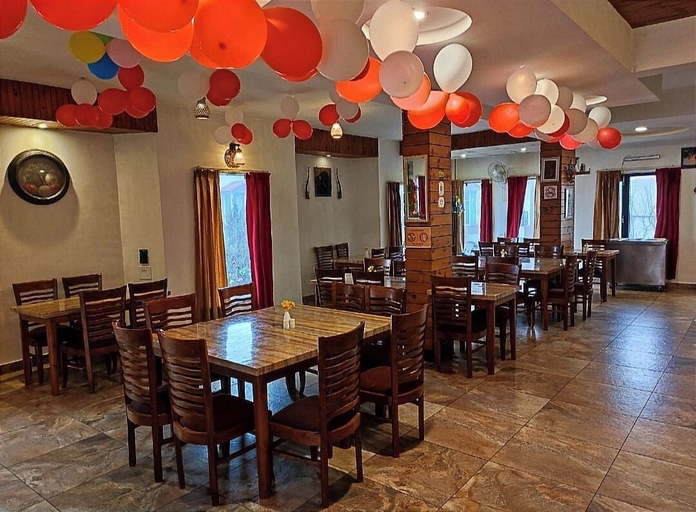 Food & Drinks 5, Mist n Meadows Resort, Sirmaur
