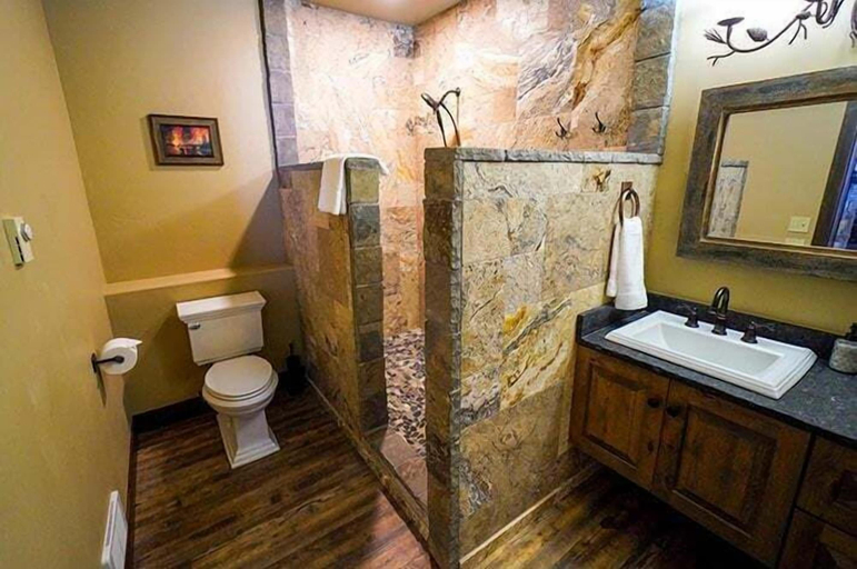 Bathroom 3, Apgar Lookout Suites, Flathead