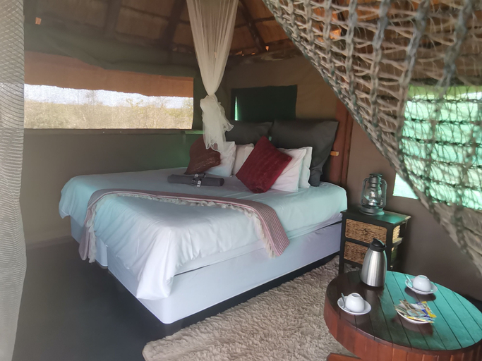 Bedroom 2, Shanatsi Safari Lodge, Mopani