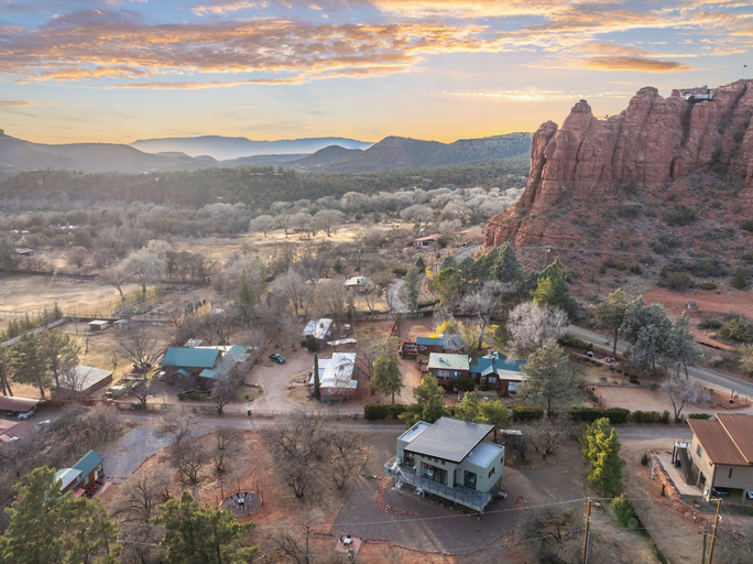 Room 3, NEW Moondance Private Studio Cathedral Rock Hiking, Yavapai