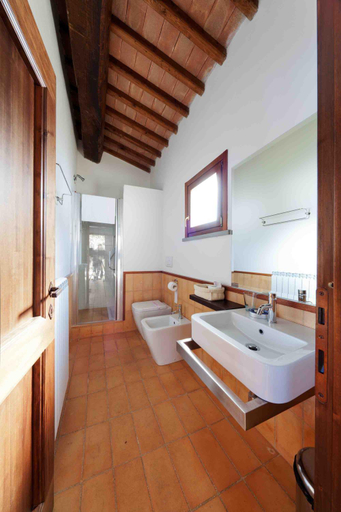 Bathroom 2, La Perticara Farm House, Terni