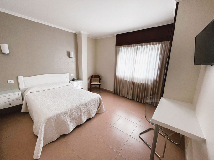 Bedroom 4, Hotel O Cruceiro, Pontevedra