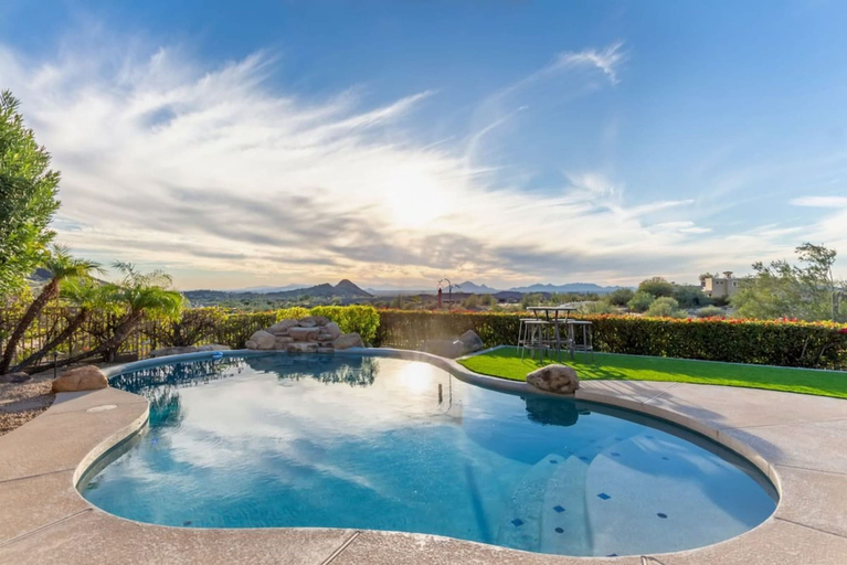 Room 5, Sunset View Retreat Pool Spa Amazing Views, Maricopa