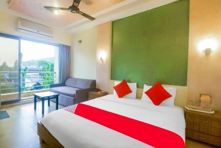 Bedroom 3, Neeta's Sagar Inn, Pune
