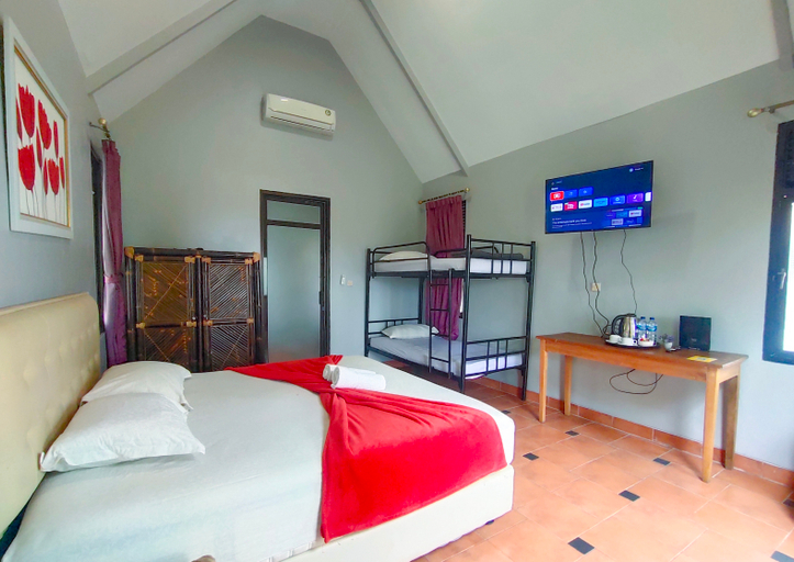 Bedroom 3, Degung Hillside Hotel & Resort, Bogor