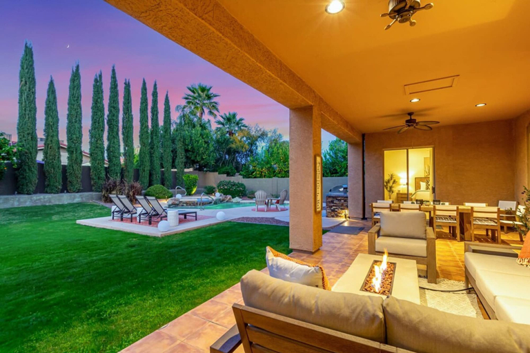Room 2, The Dreaming Tree Sleeps 10 Pool Spa Firepit BBQ, Maricopa
