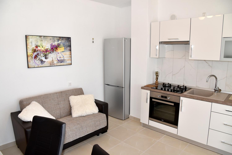 Others 4, Apartments Antonio 2, Senj