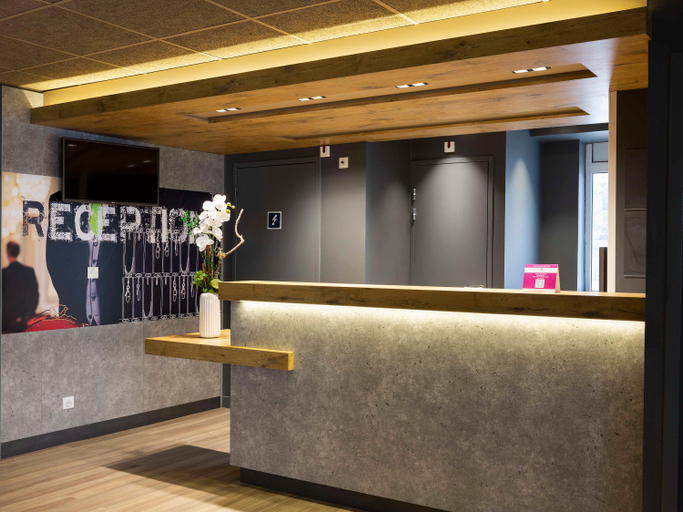Public Area 2, Ibis Budget Bourgoin Jallieu Centre, Isère