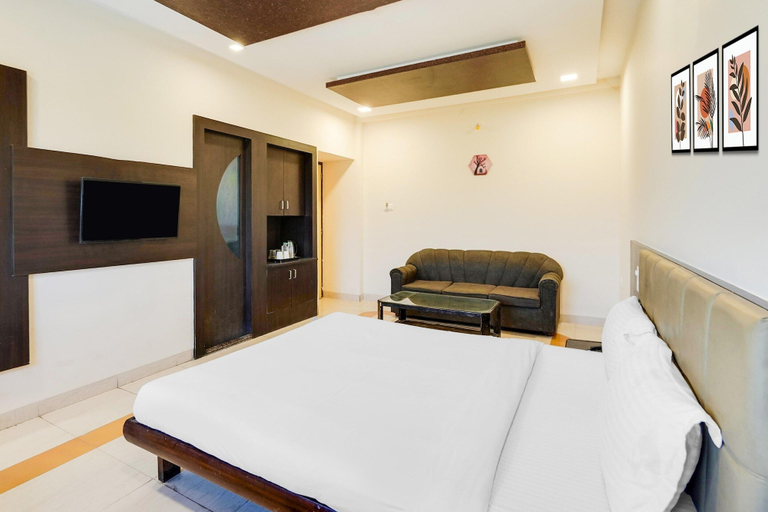Room 2, Elegant Escape in Palette Bhimpore Daman, Daman