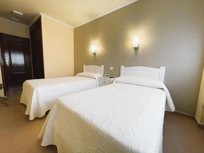 Bedroom 3, Hotel O Cruceiro, Pontevedra