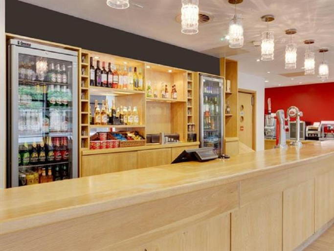 Food & Drinks 5, Travelodge Swansea Central, Swansea