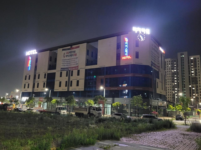 Exterior & Views 1, Pyeongtaek Rich Stay Hotel, Pyeongtaek