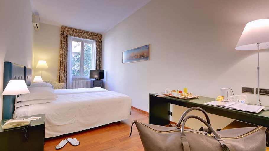 Bedroom 3, Best Western Hotel Crimea, Torino