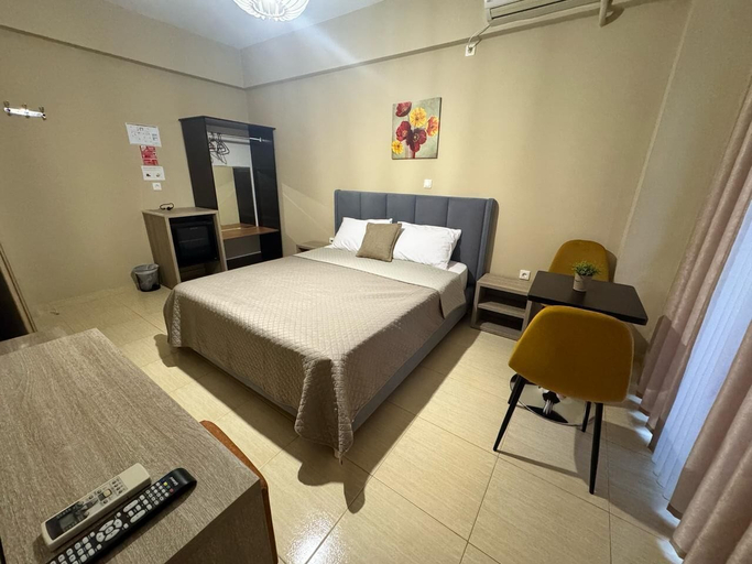 Others 5, Hotel Driloni, Sarandës