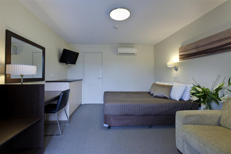 Bedroom 2, Canberra Tall Trees, Canberra