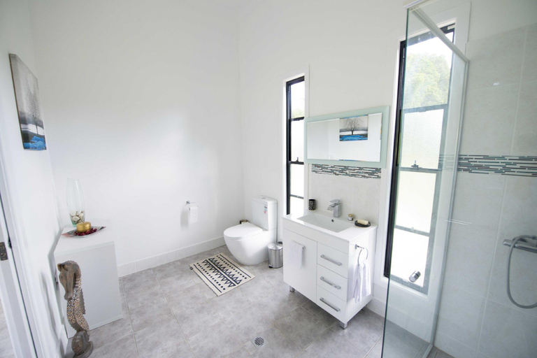 Bathroom 3, Nimbin waterfall retreat, Lismore - Pt B