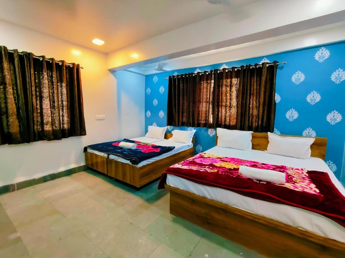 Bedroom 1, Amrutwa Guest House, Pune