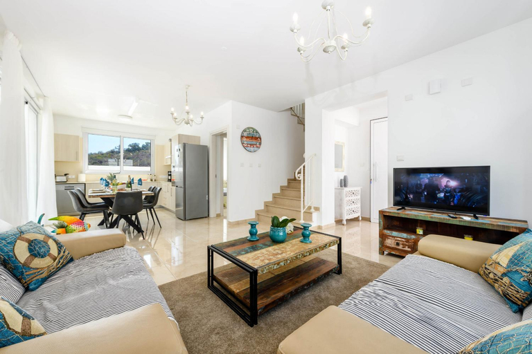 Shared lounge/TV area 4, Green Bay Villa #16