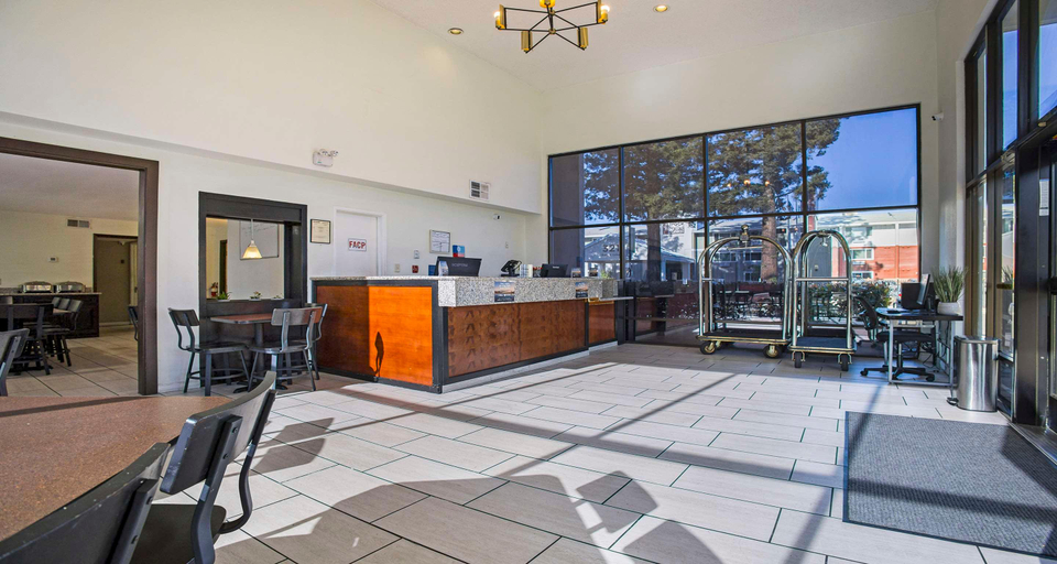 Public Area, SureStay Plus Hotel by Best Western Sacramento North, Sacramento