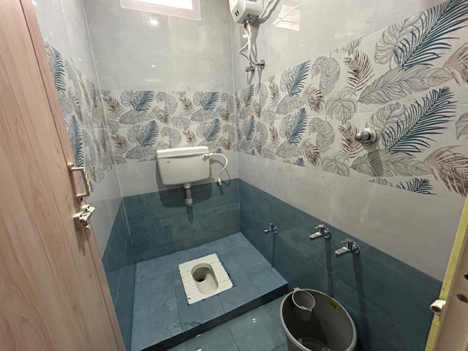 Bathroom, THE KAYA SERVICE APARTMENT SRIRANGAM, Tiruchirappalli