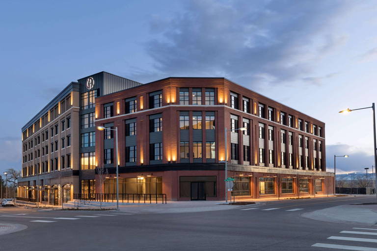 Exterior & Views