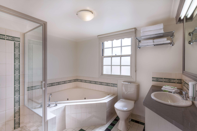 Bathroom 4, Best Western Olde Maritime Motor Inn, Warrnambool