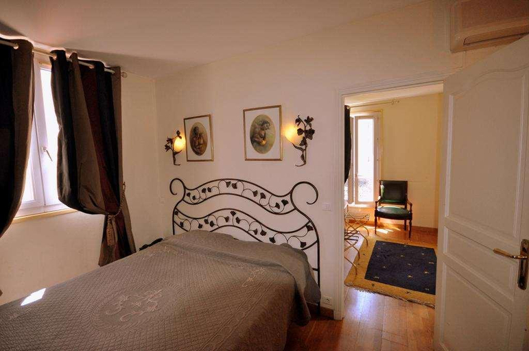 Bedroom 4, des Bains, Paris