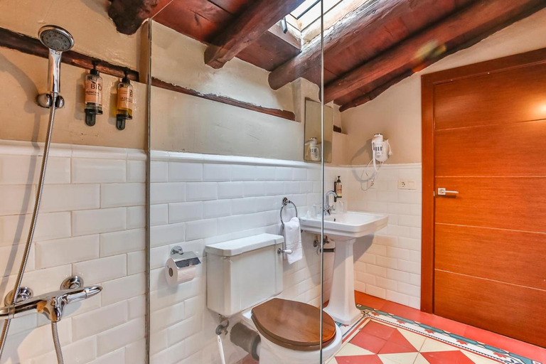 Bathroom 3, Fonda La Grancha, Teruel
