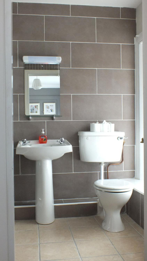 Bathroom, The Metropole