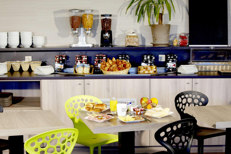 Food & Drinks 5, Kyriad Lyon Est - Saint Bonnet De Mure, Rhône