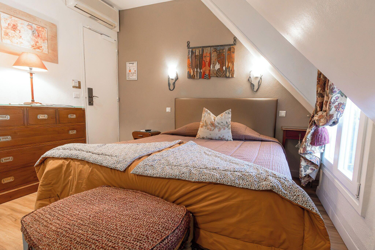 Bedroom 2, des Bains, Paris