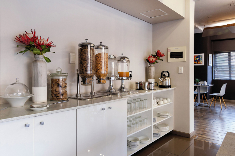 Food & Drinks 5, Akanani Apartments, City of Tshwane