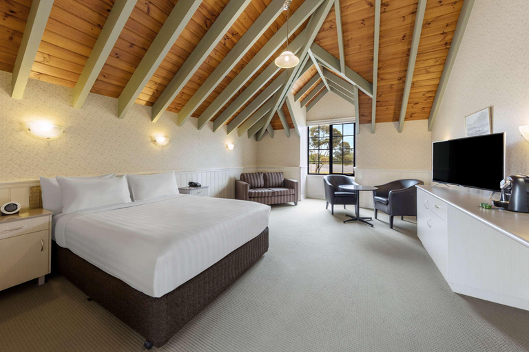 Bedroom 3, Best Western Olde Maritime Motor Inn, Warrnambool