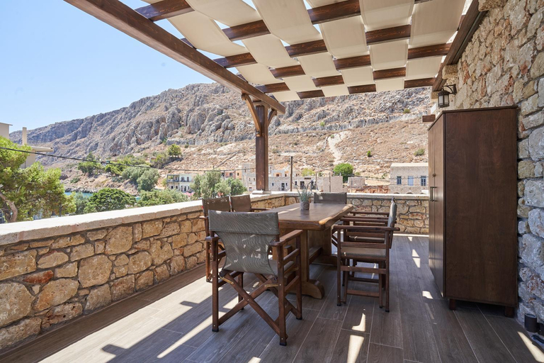Others 5, Porto Santo, Peloponnese